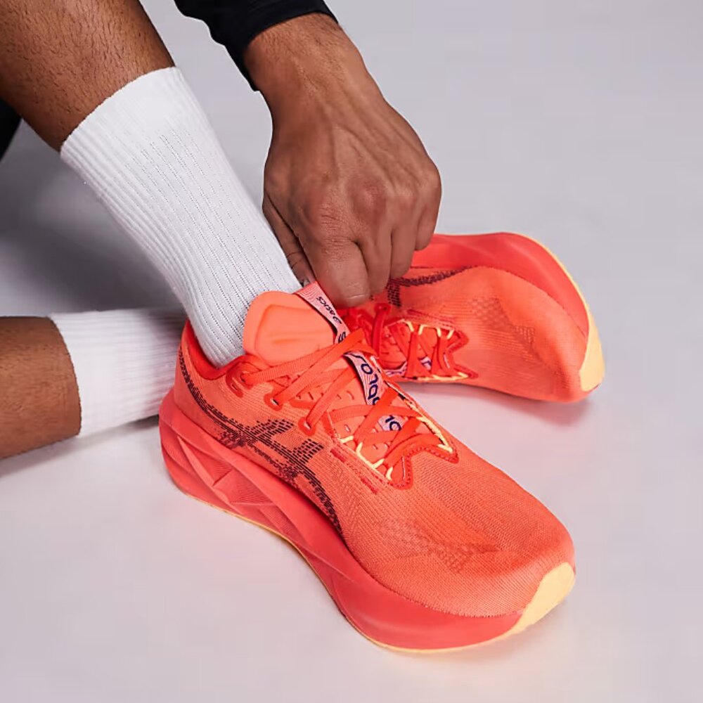 ASICS Men's Novablast 5 Sneaker 🇨🇦